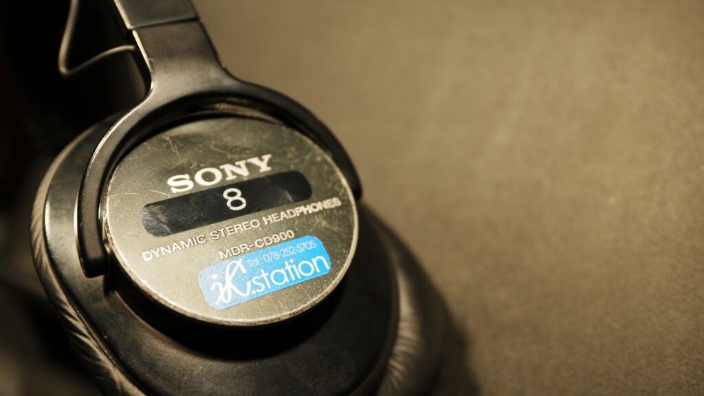 録音スタジオ　モニターヘッドフォン　SONY CD900