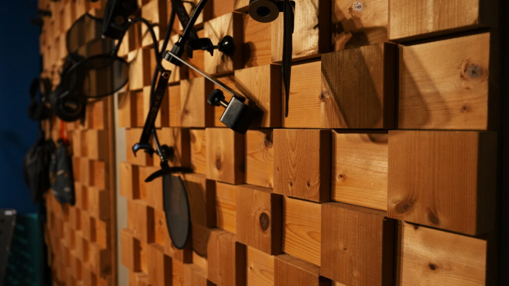 ブース壁面の吸音処理