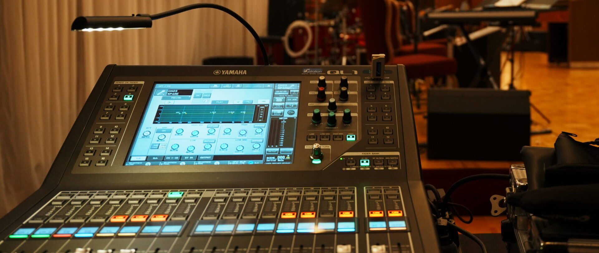 PAミキサー　YamahaQL1